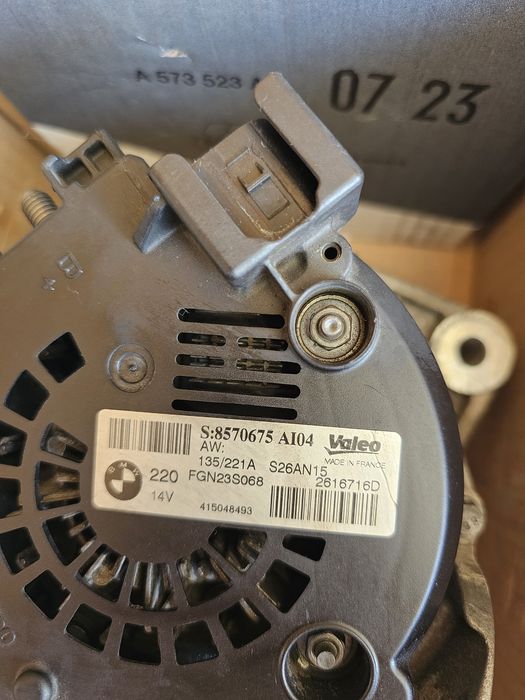 Alternator original bmw COD PIESA 12318570675 impecabil