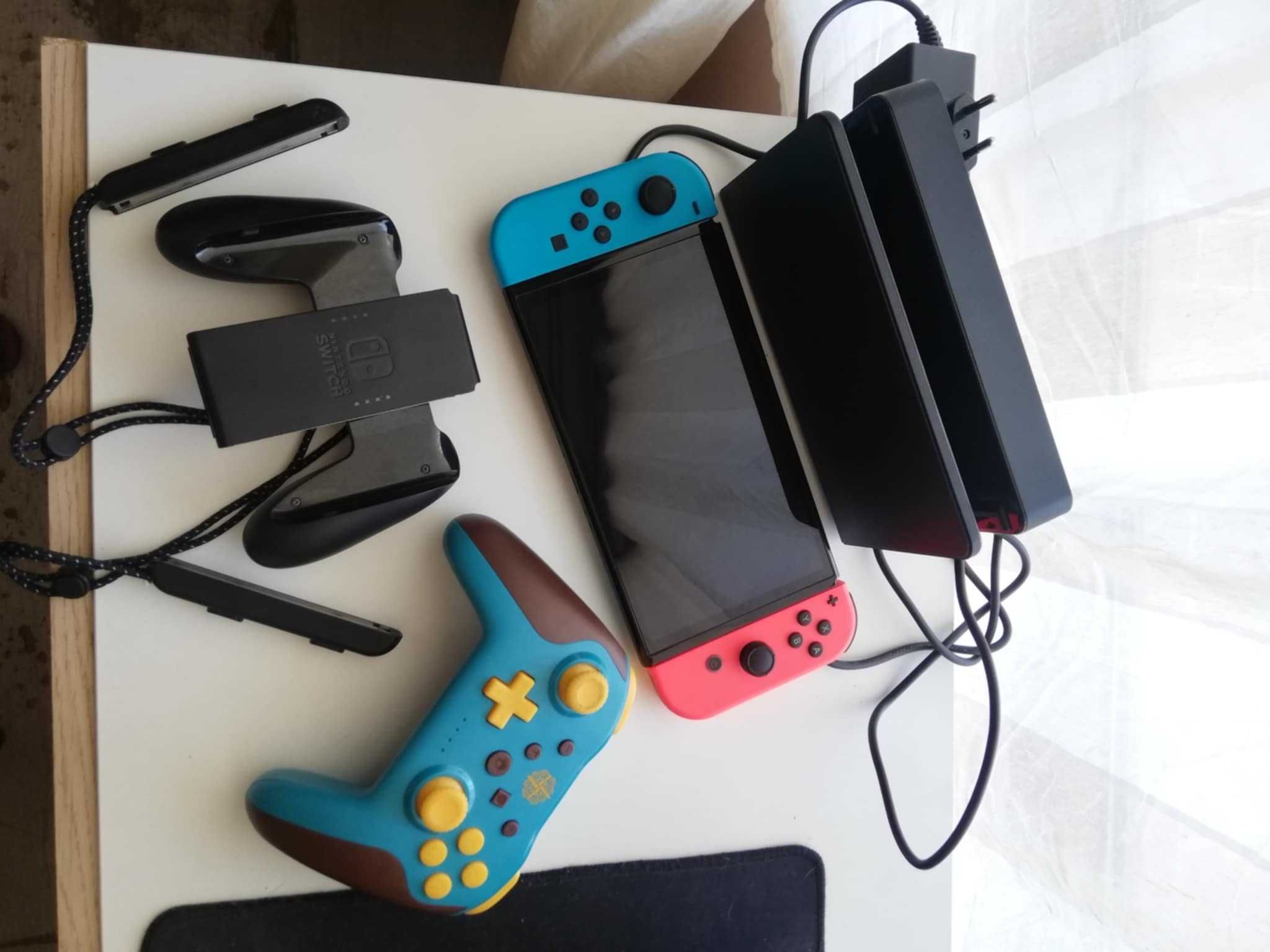 Nintendo Switch OLED + Контролер + Игри