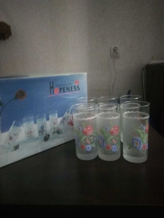 Набор из 6 высоких бокалов-фужеров  с нежным цветочным рисунком