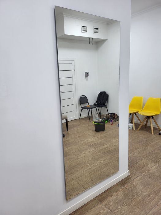 Продам большое настенное зеркало