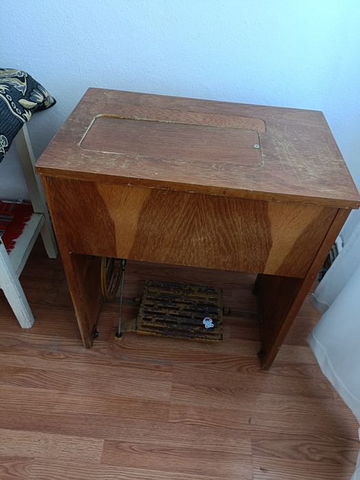 masina de cusut "Veronica"