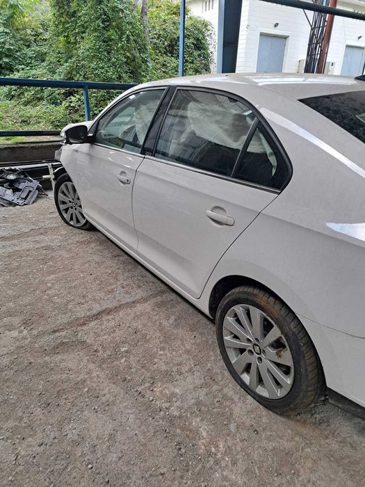 Vand Seat Toledo 1.2 TSI din 2017, avariat dreapta fata