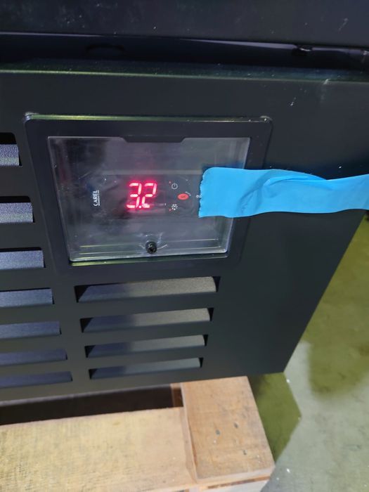 Vitrina frigorifica verticala cu 2 uși, 150 cm lungime