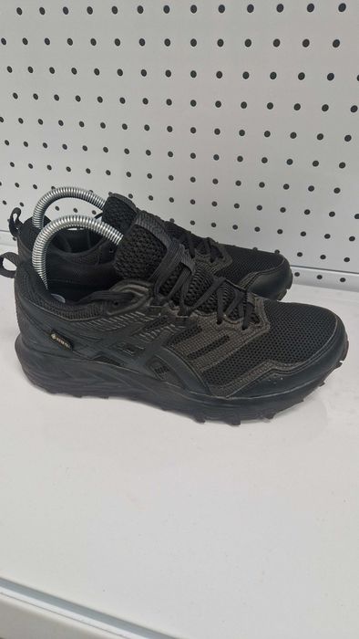 Оригинални дамски маратонки- Asics Gore-Tex