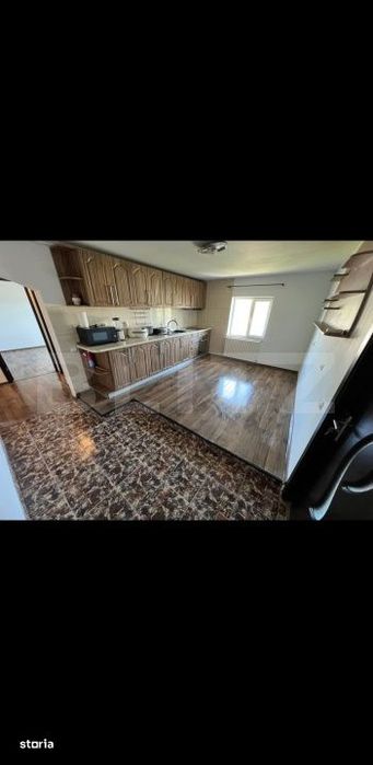 Apartament cu 3 camere si living, in suprafata 76 mp, zona Armatura di