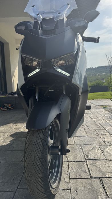 Scuter Yamaha X Max 2025 Tech Max 125 ca nou