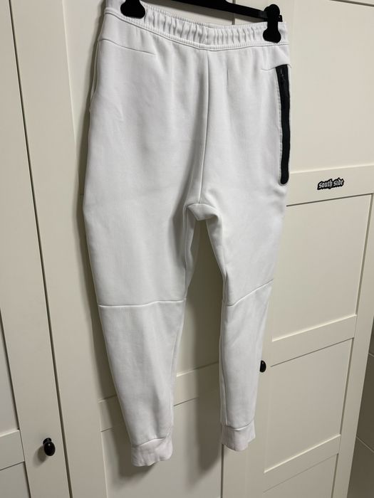 pantaloni nike tech