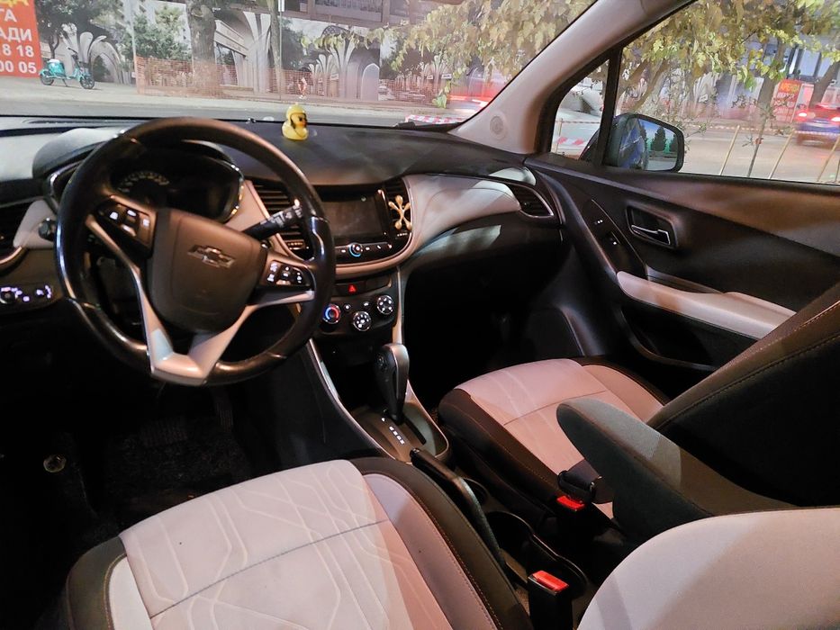 Продаю срочно трекер 1 примьер.  Своя.