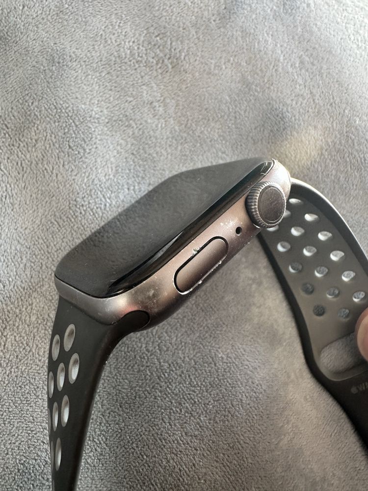 Vand Apple  iWatch 44 Nike edition 5th gen