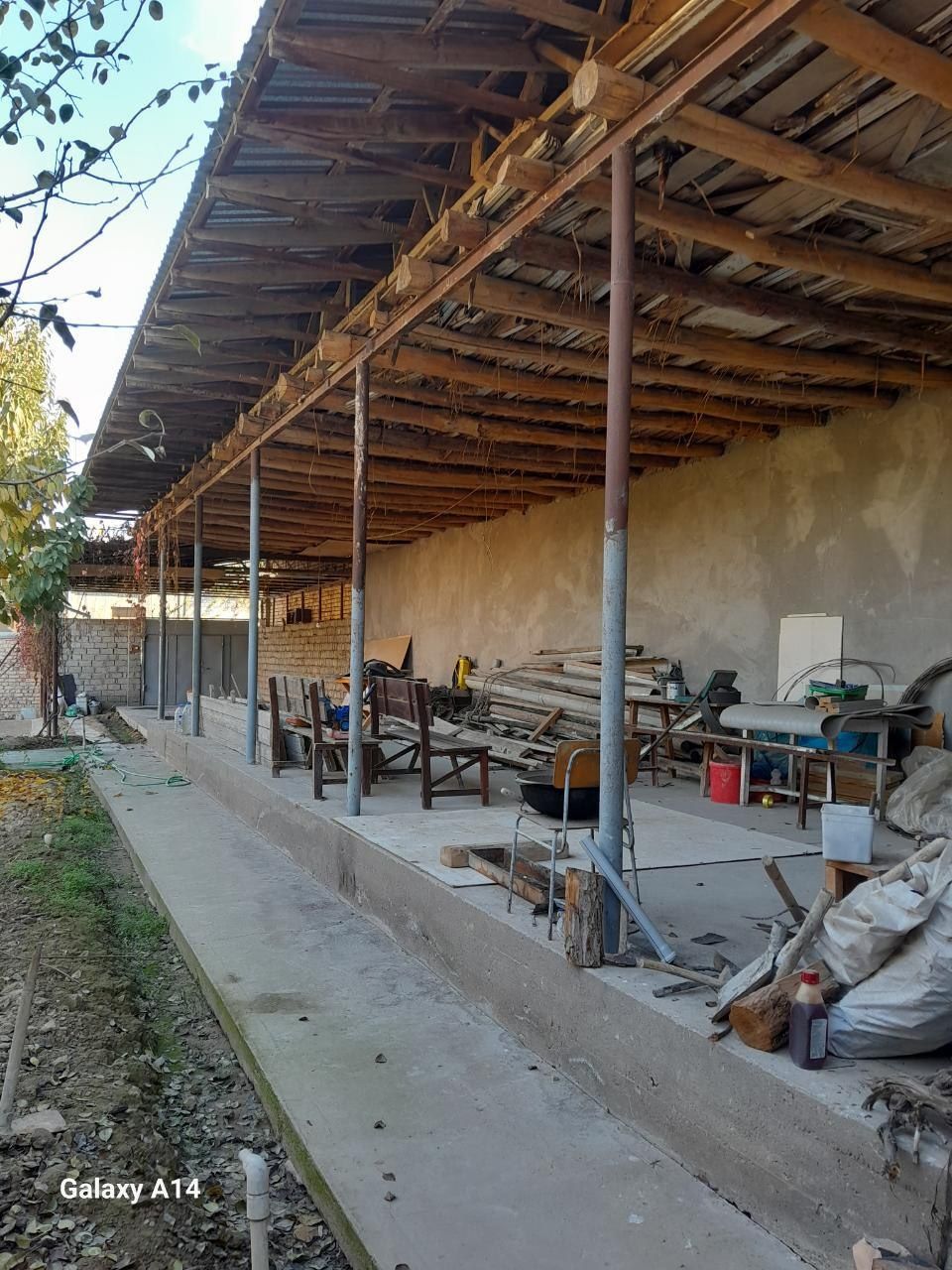 Nazarbek 4 sotix uy sotiladi