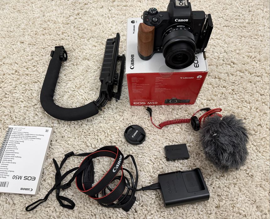 Pachet complet foto video Canon M50 , obiectiv, cage , microfon NOU