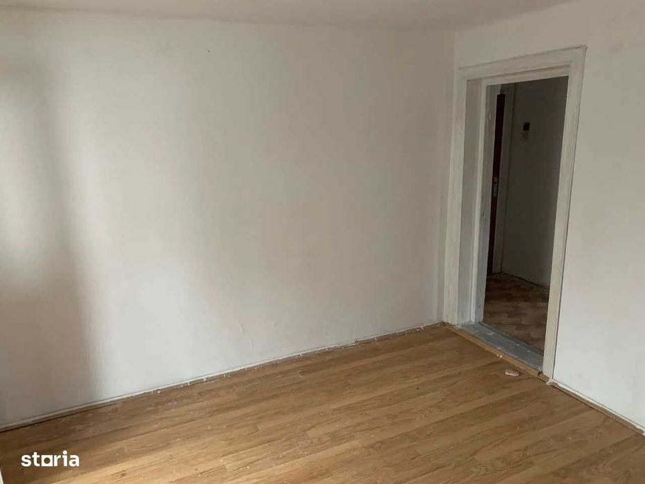 Proprietar inchiriez GARAJ/spatiu depozitare/teren Iuliu Maniu 171