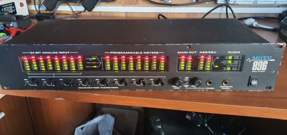 Crossover audio behringer Motu