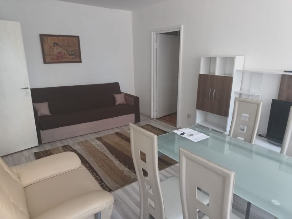Ofer pentru închiriere apartament 2camere ultracentral