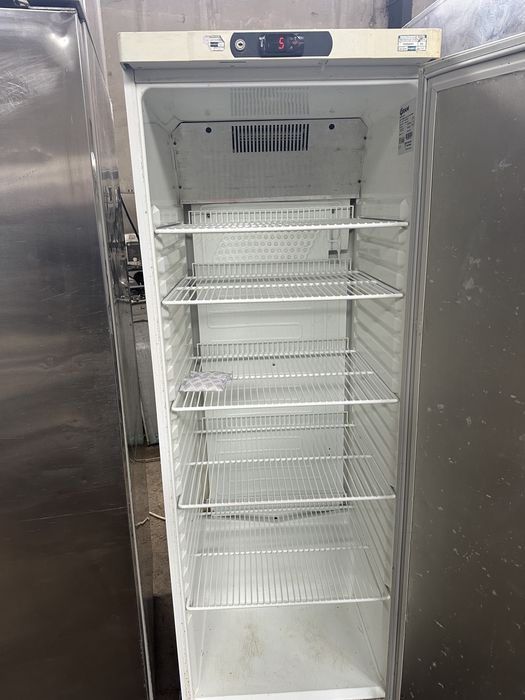 Професионален хладилник Gram Дания