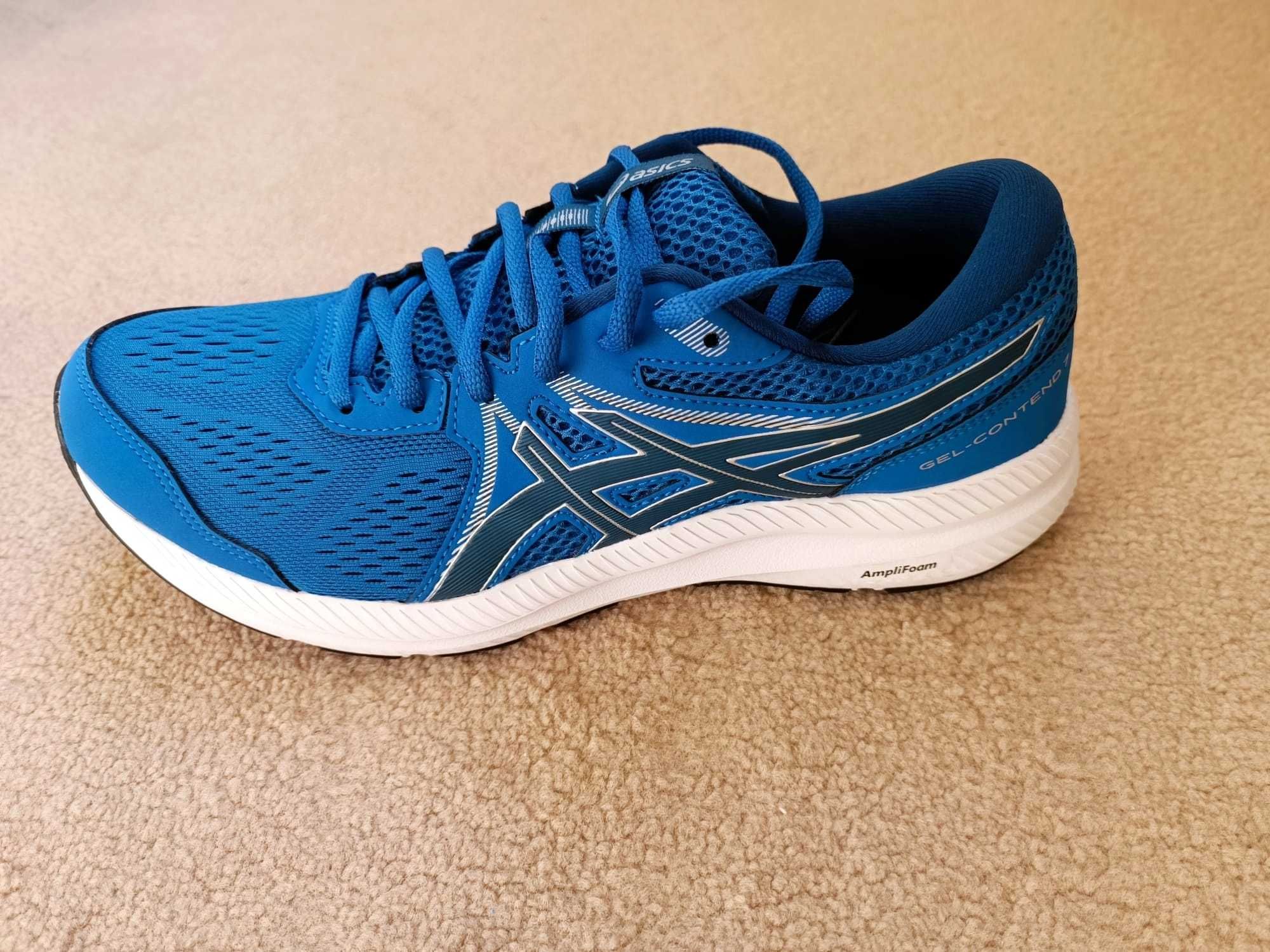 Vând pantofi sport Asics