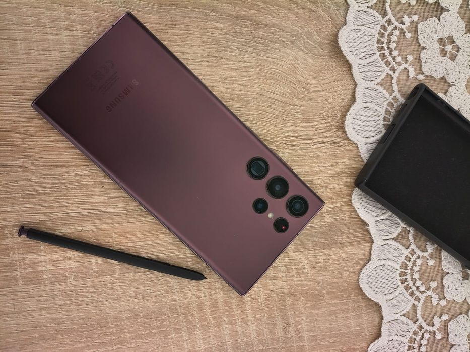 Vând Samsung Galaxy S22 Ultra