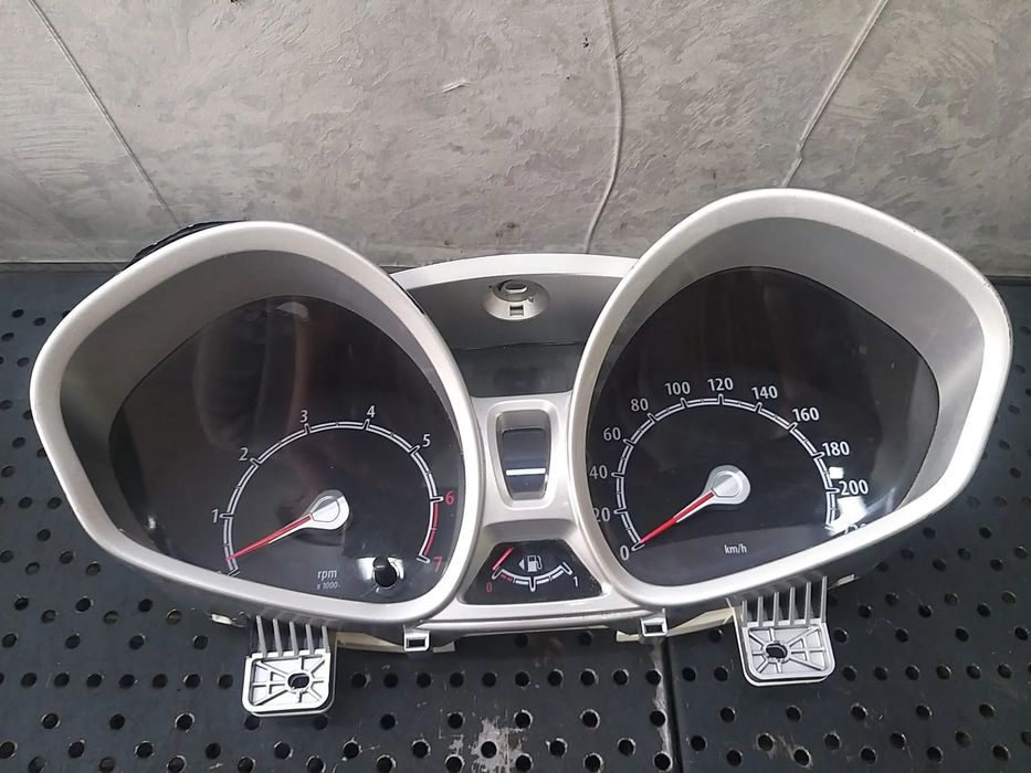 Ceasuri bord benzina ford fiesta 6 8a6t10849ec