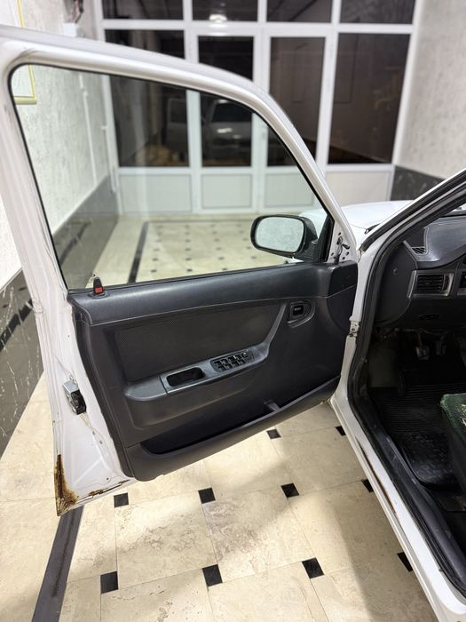 Nexia-2 DOHC 1.6 sotiladi. Lux konditsioner.