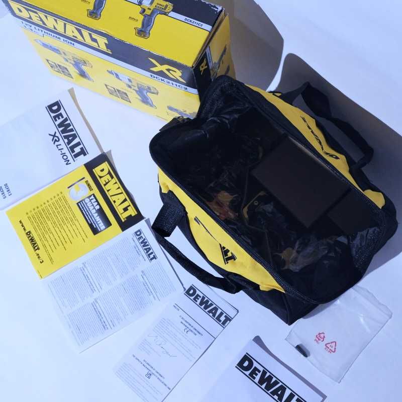 ПРОМО DeWALT DCK211C2 комплект импакт и бормашина,2 батерий и зарядно