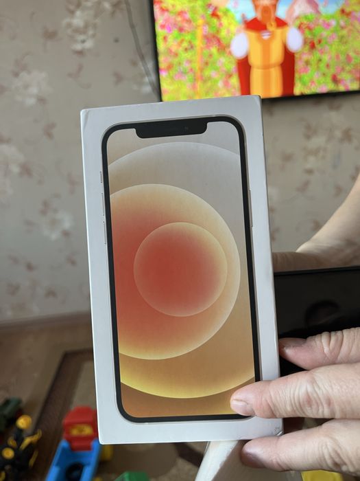 Iphone 12, 128 gb. В отличном состянии, продам срочно. Торг уместен.