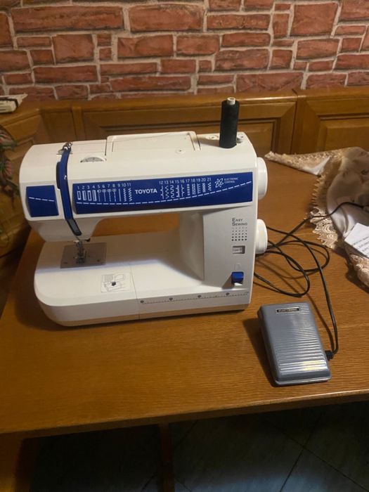 Masina de cusut Toyota