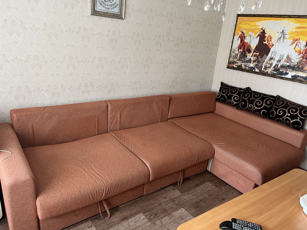 Продам диван в отличном состоянии