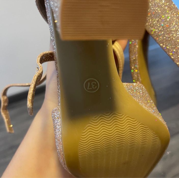 Pantofi NOI Mei, aurii, cu toc gros