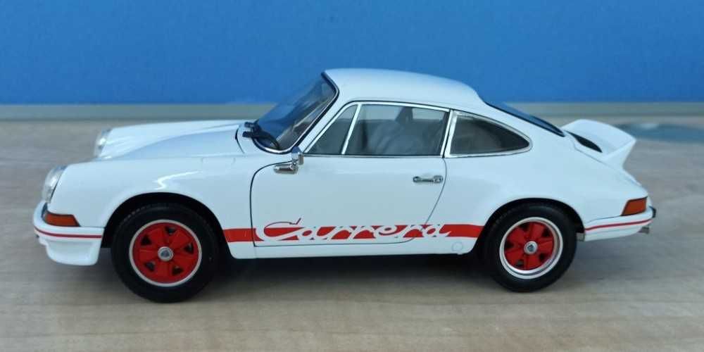 Macheta Porsche 911 Carrera RS 2.7 1973 alb/rosu - Welly 1/18