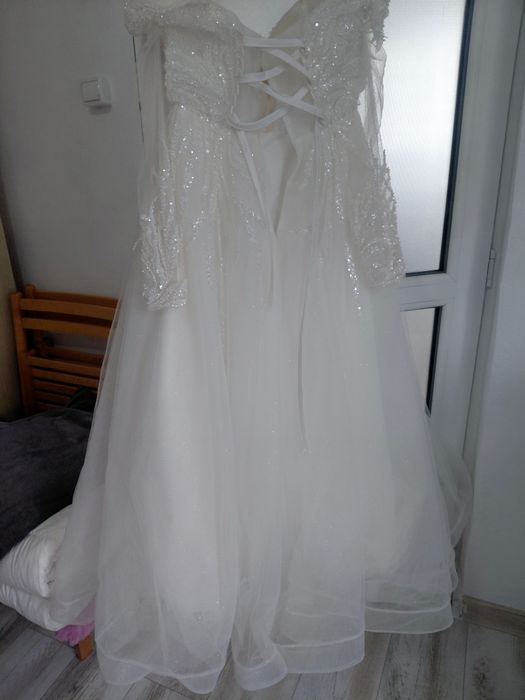 Vând rochie de mireasă