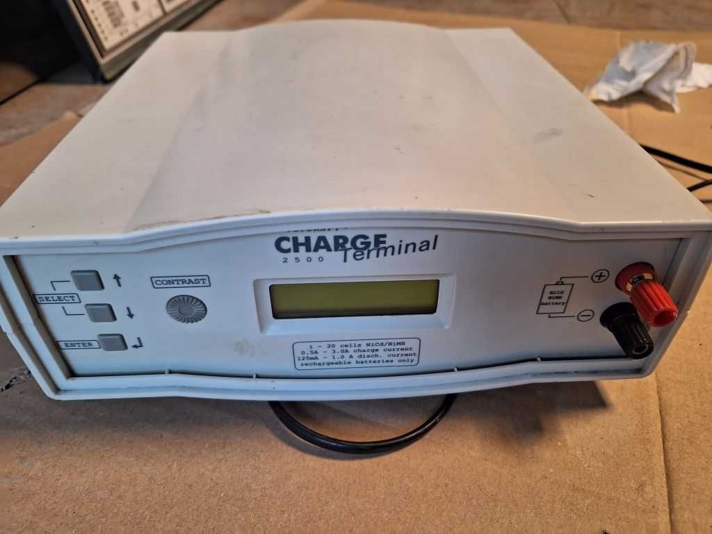 Incarcator, Tester celule Nicd NiMh Voltcraft Charge Terminal 2500