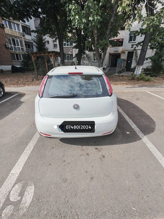 Vând URGENT FIAT Punto 1,3 Diesel an 2012 120000km 1800€