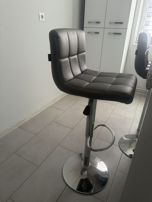 Scaune bar gri, imitatie piele
