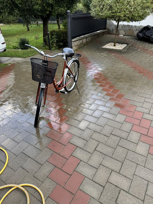 Bicicleta femei, este in stare perfecta