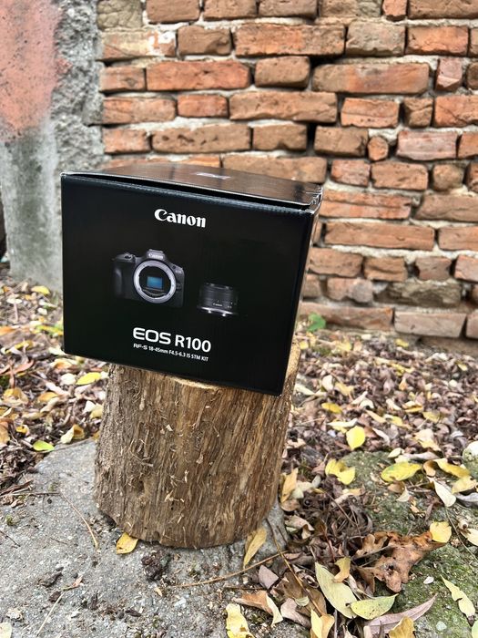 Canon Eos R100 RF-S 18-45 mm F4.5-6.3 IS STM kit