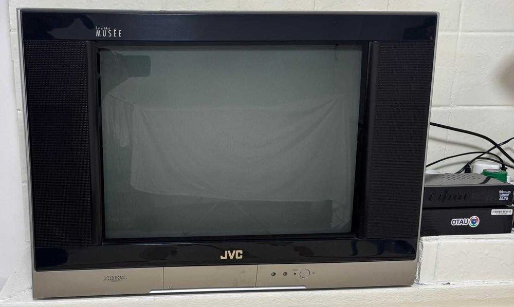 Rинескопный телевизор JVC
