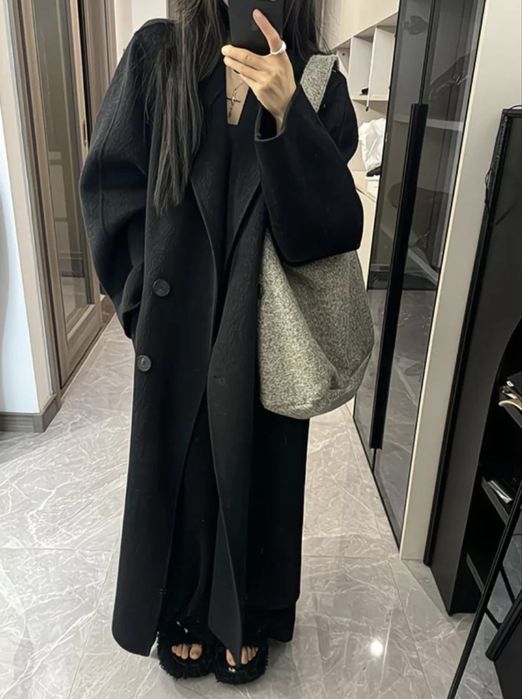 Черное пальто очень хорошего качества