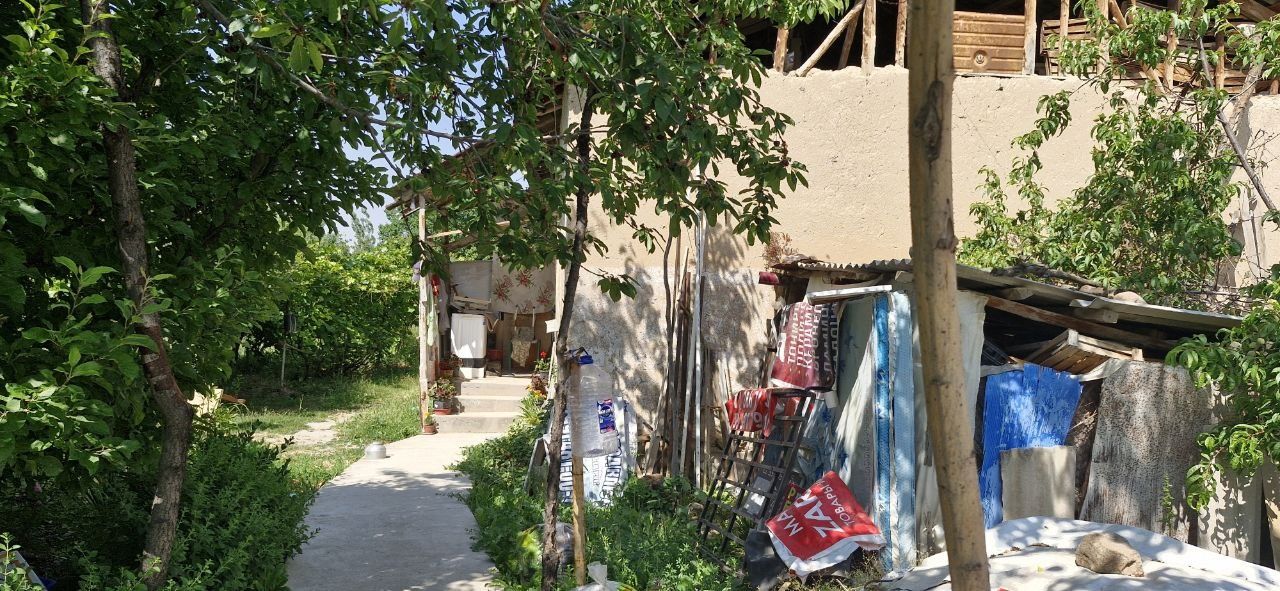 Продаётся дом. Земельный участок.