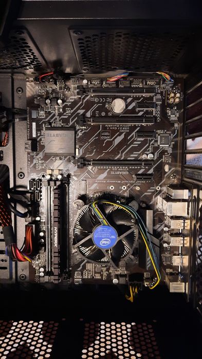 PC gaming entry-level–i3 Gen8+GTX 1060 6GB, 8GB RAM, 1TB HDD+Monitor