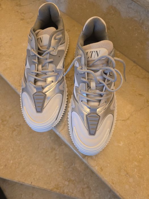 Valentino Garavani wade runner