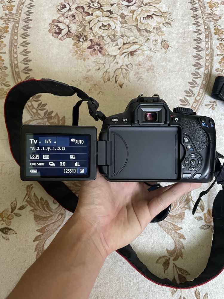 Aparat foto Canon 650D ca nou