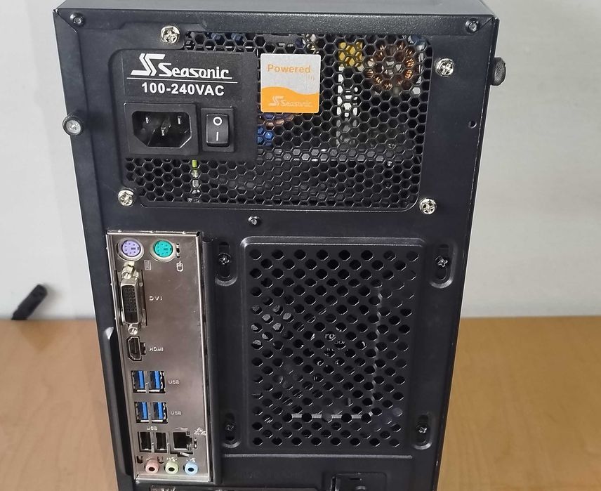 Геймърски компютър RGB, AMD Athlon 300, RX560 4GB, 8GB RAM, SSD и HDD