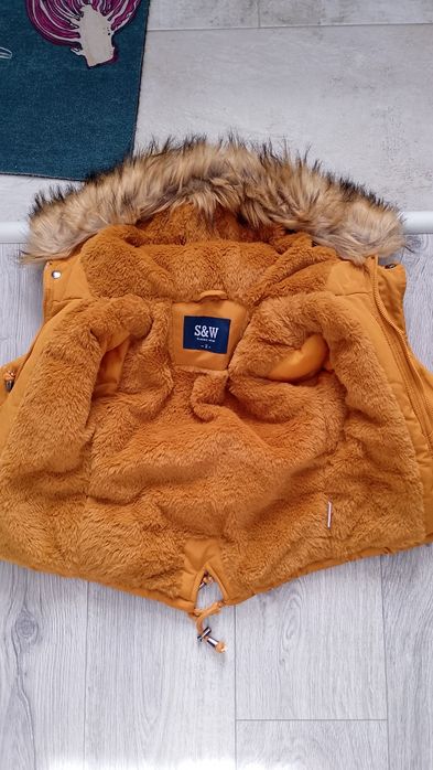 Geaca Parka îmblănită mărime 2 ani stare foarte buna
