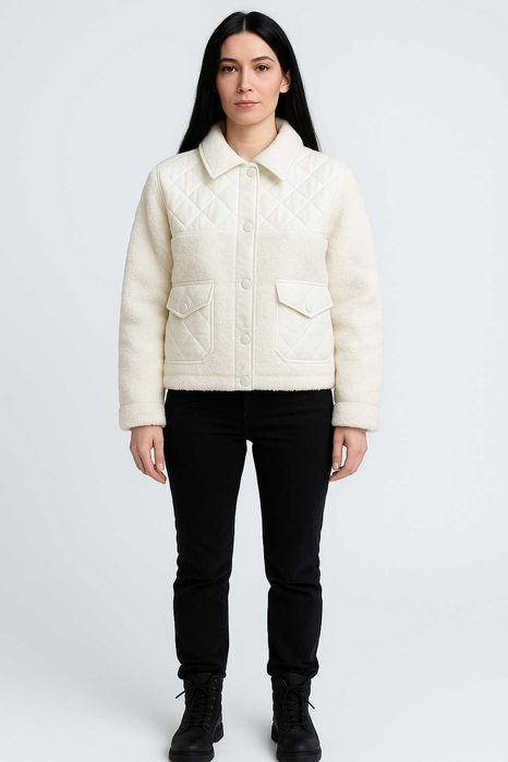 Модерно късо дамско яке от CALVIN KLEIN, с ватиран дизайн