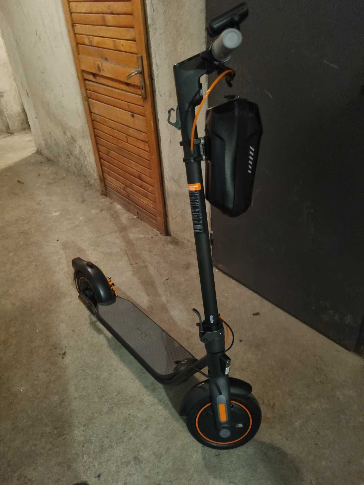 Segway Ninebot F40 тротинетка като нова