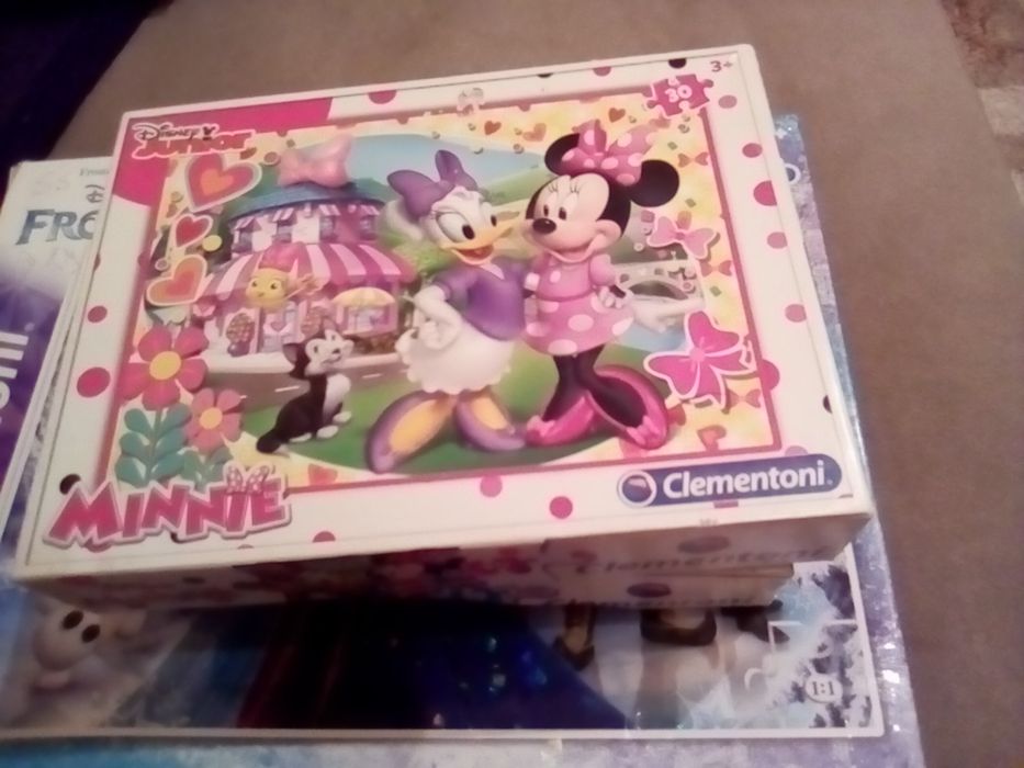 Puzzle 30 piese și unul cu 104 piese