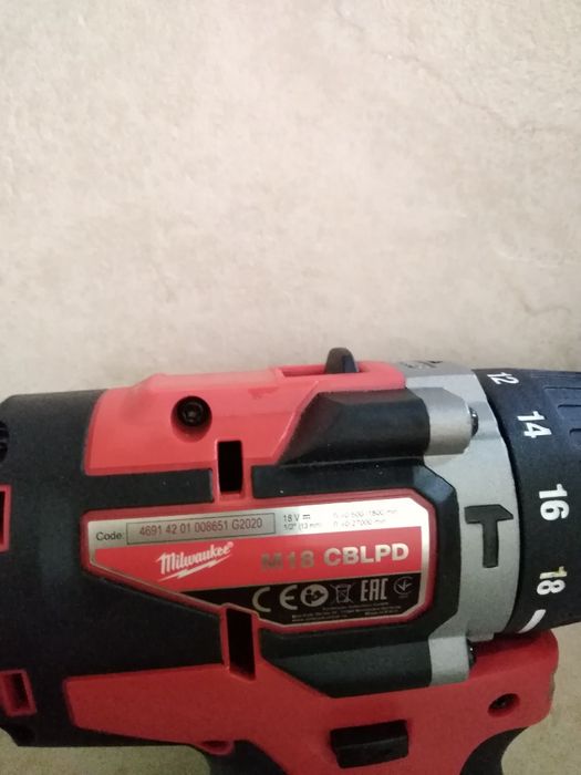 Milwaukee M18 Brushless 18V безчетков акумулаторен винтоверт
