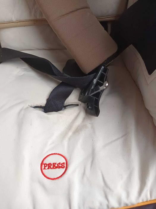 Стол за кола с isofix