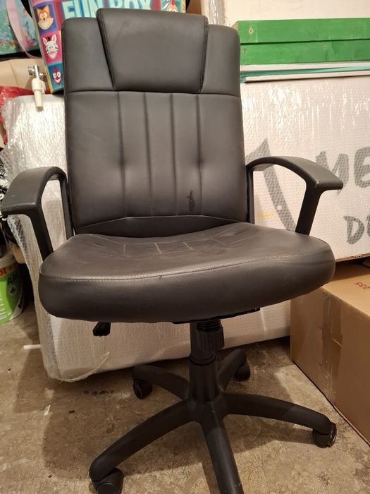 Scaun birou nefolosit