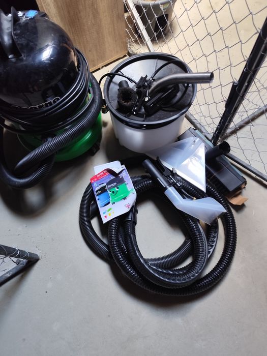 Aspirator profesional apa + uscat
